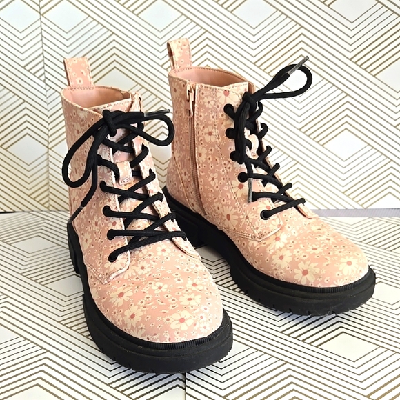 art class Pink and Black Combat Boots with Chunky Sole - Picture 1 of 5